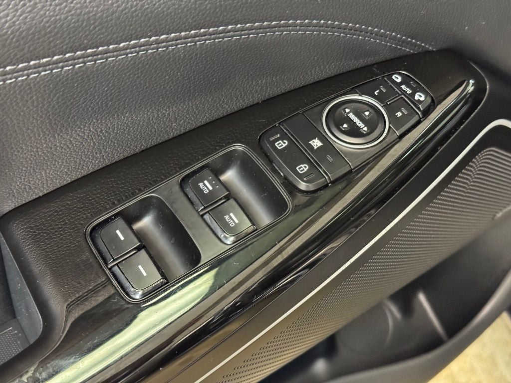 2019 Kia Cadenza Technology