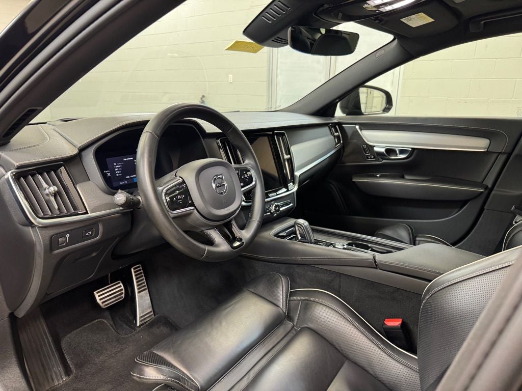 2022 Volvo S90 B6 R-Design