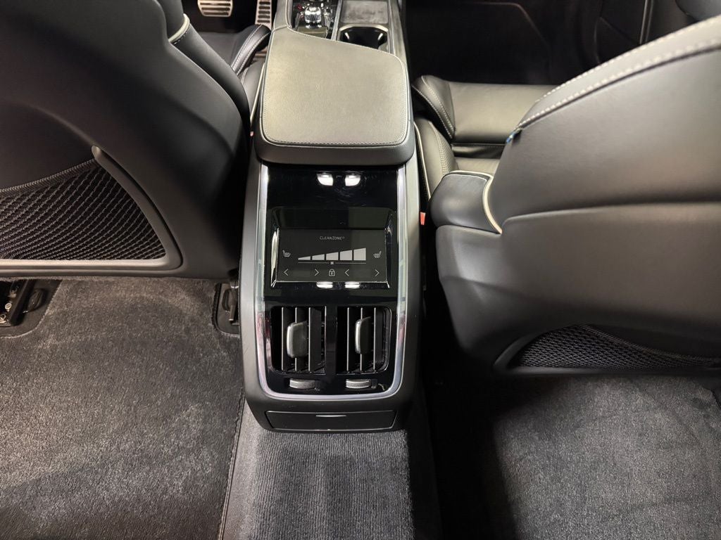 2022 Volvo S90 B6 R-Design