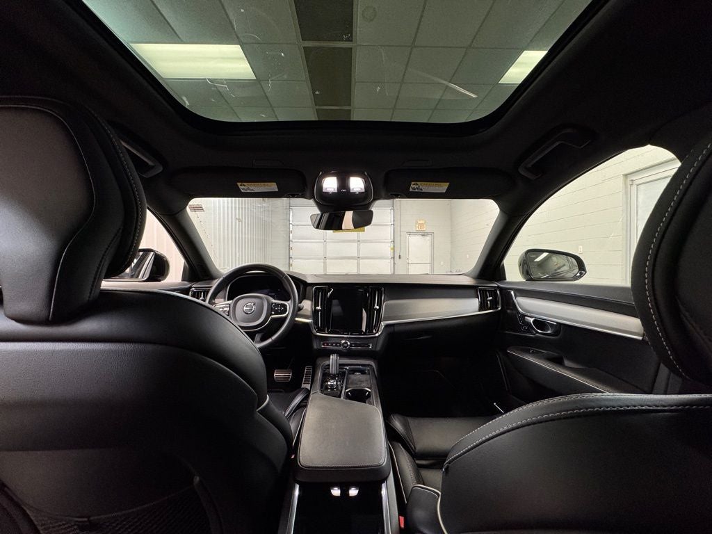 2022 Volvo S90 B6 R-Design