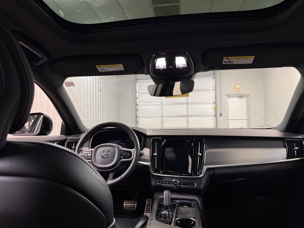 2022 Volvo S90 B6 R-Design