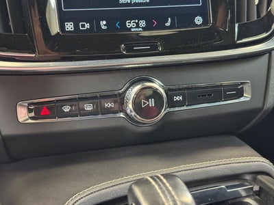 2022 Volvo S90 B6 R-Design