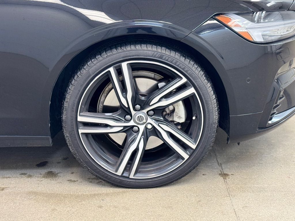 2022 Volvo S90 B6 R-Design