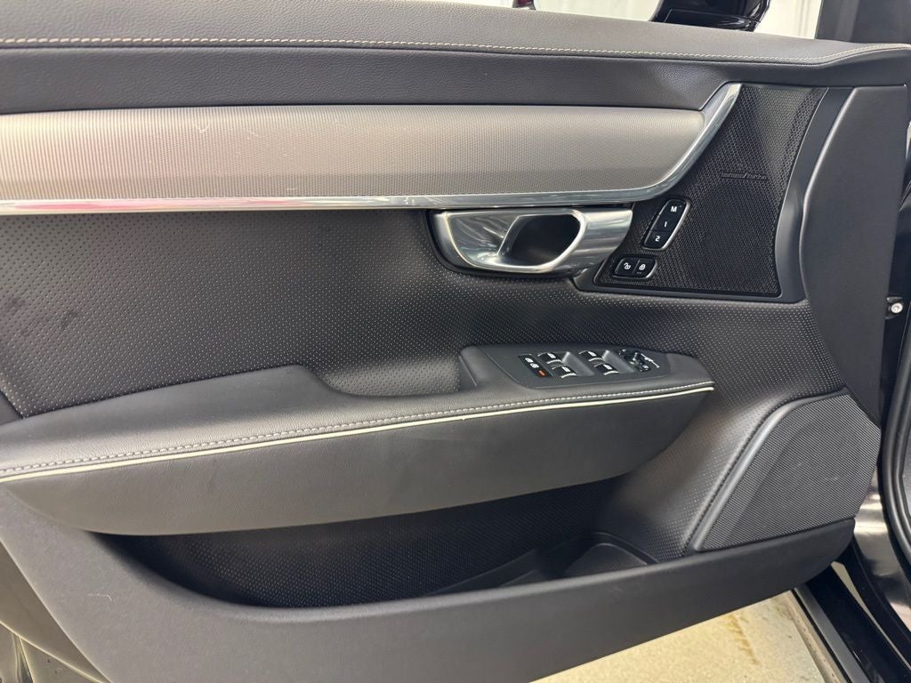 2022 Volvo S90 B6 R-Design