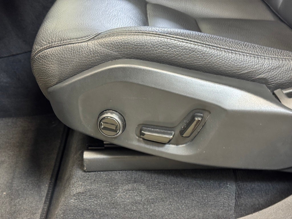 2024 Volvo XC90 B5 Plus