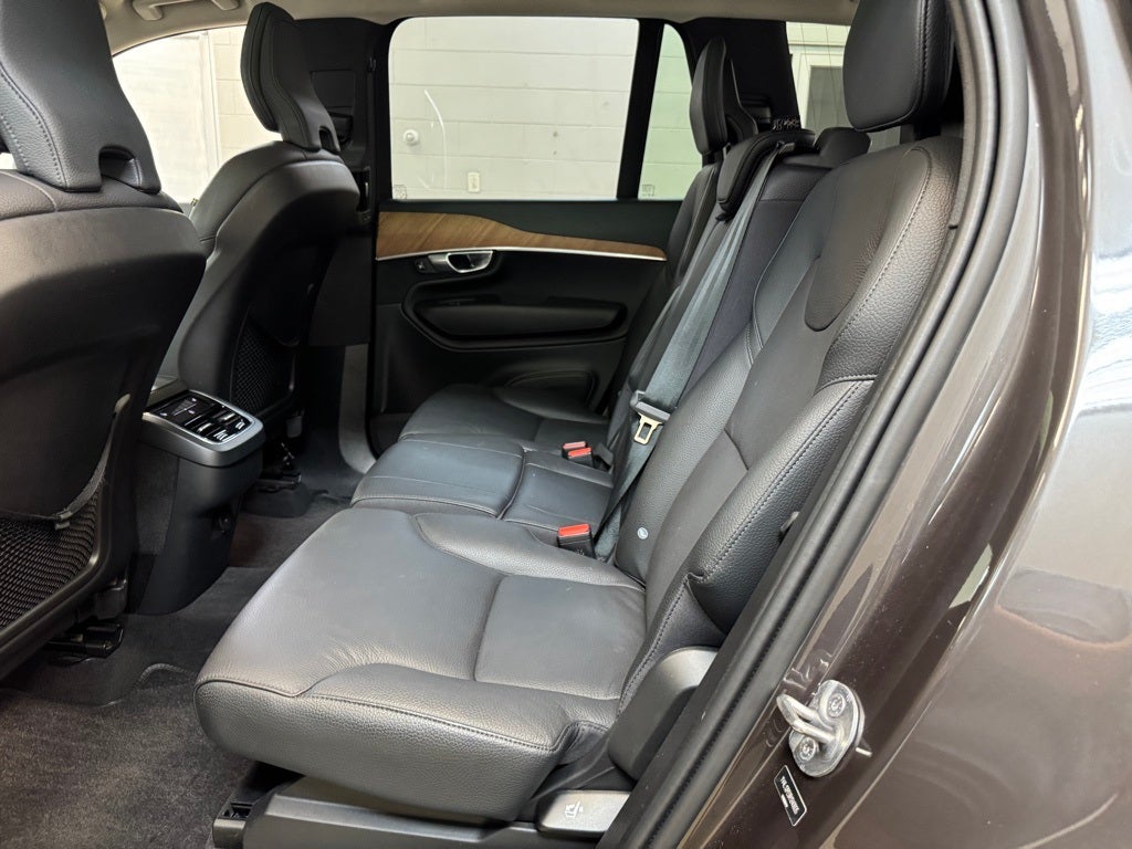 2024 Volvo XC90 B5 Plus