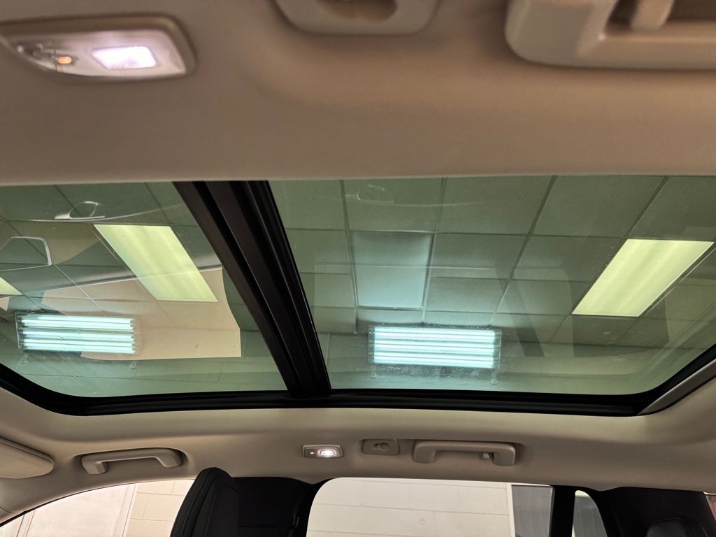 2024 Volvo XC90 B5 Plus