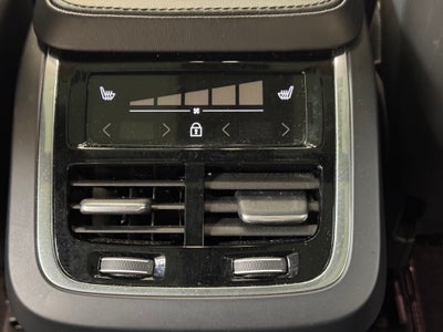 2024 Volvo XC90 B5 Plus