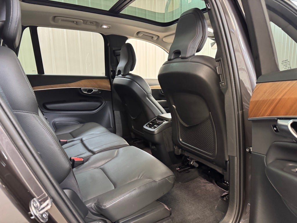 2024 Volvo XC90 B5 Plus