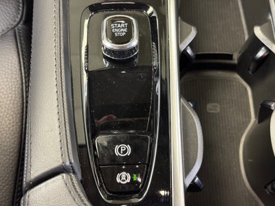 2024 Volvo XC90 B5 Plus