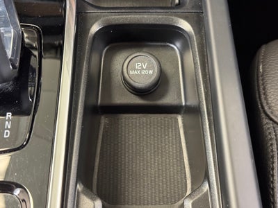 2024 Volvo XC90 B5 Plus