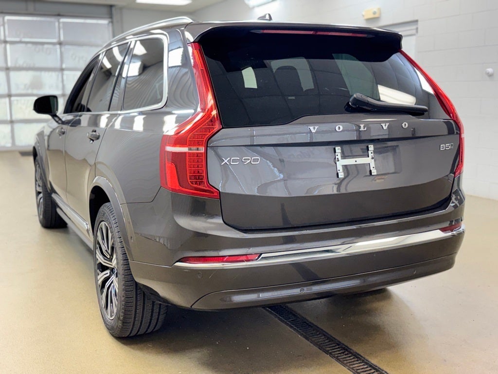 2024 Volvo XC90 B5 Plus