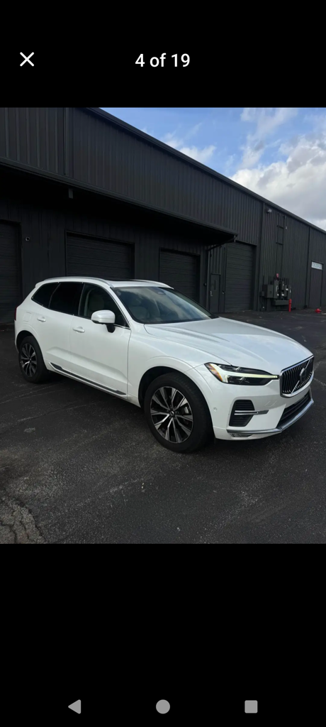 2023 Volvo XC60 B5 Plus Bright Theme