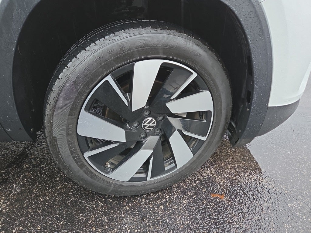 2024 Volkswagen Atlas Cross Sport 2.0T SE w/Technology