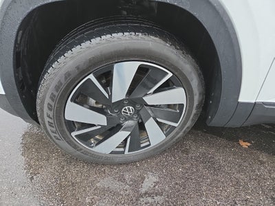 2024 Volkswagen Atlas Cross Sport 2.0T SE w/Technology