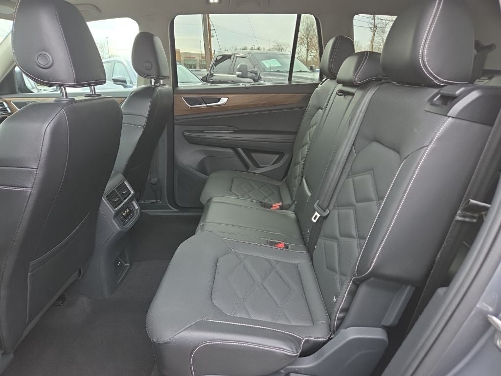 2024 Volkswagen Atlas 2.0T SE w/Technology