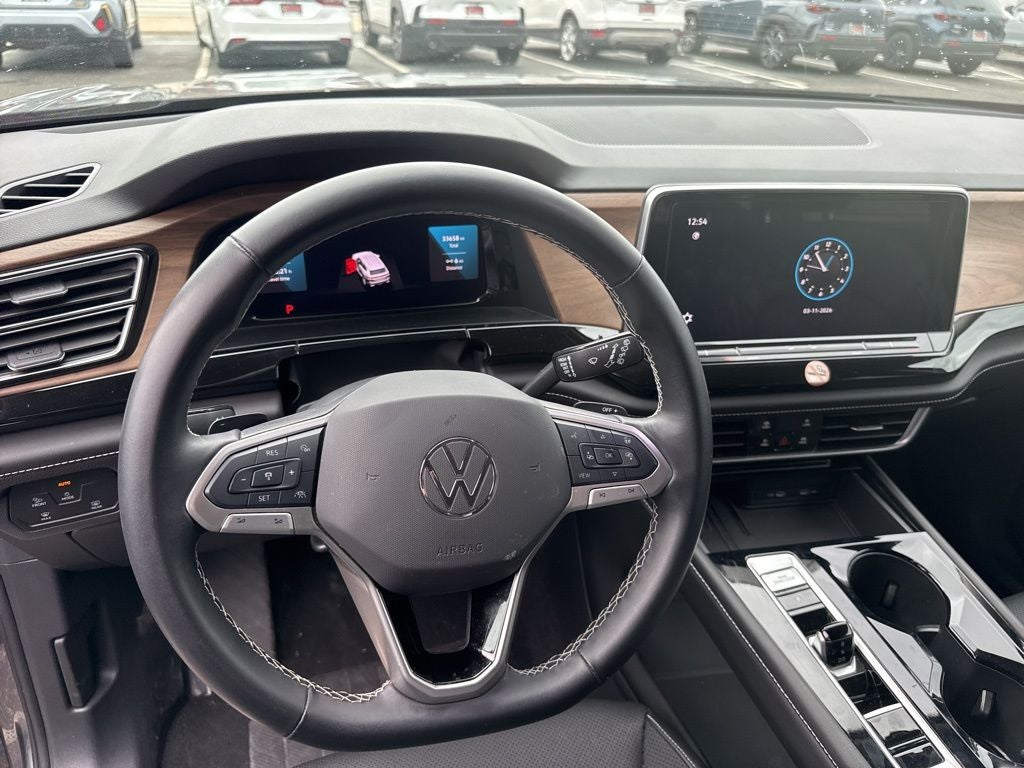 2025 Volkswagen Atlas 2.0T SE w/Technology