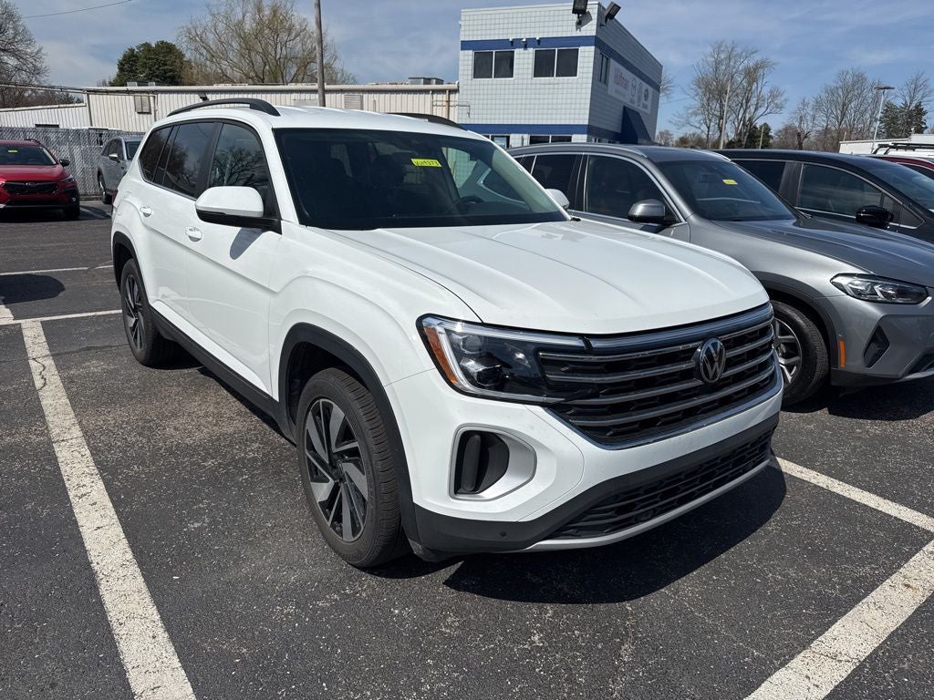 2025 Volkswagen Atlas 2.0T SE w/Technology