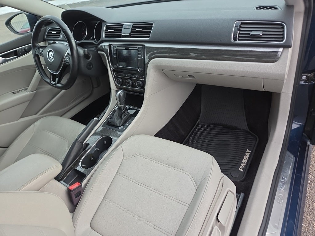 2018 Volkswagen Passat 2.0T SE