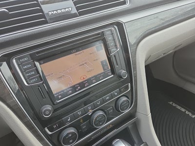 2018 Volkswagen Passat 2.0T SE