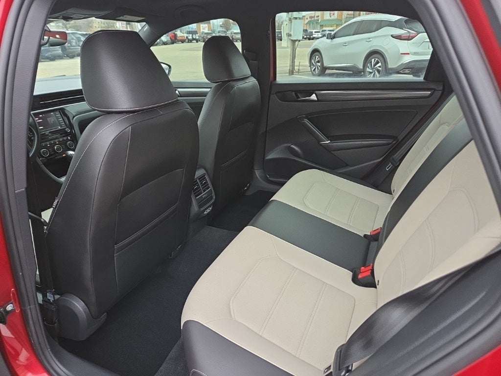 2021 Volkswagen Passat 2.0T R-Line