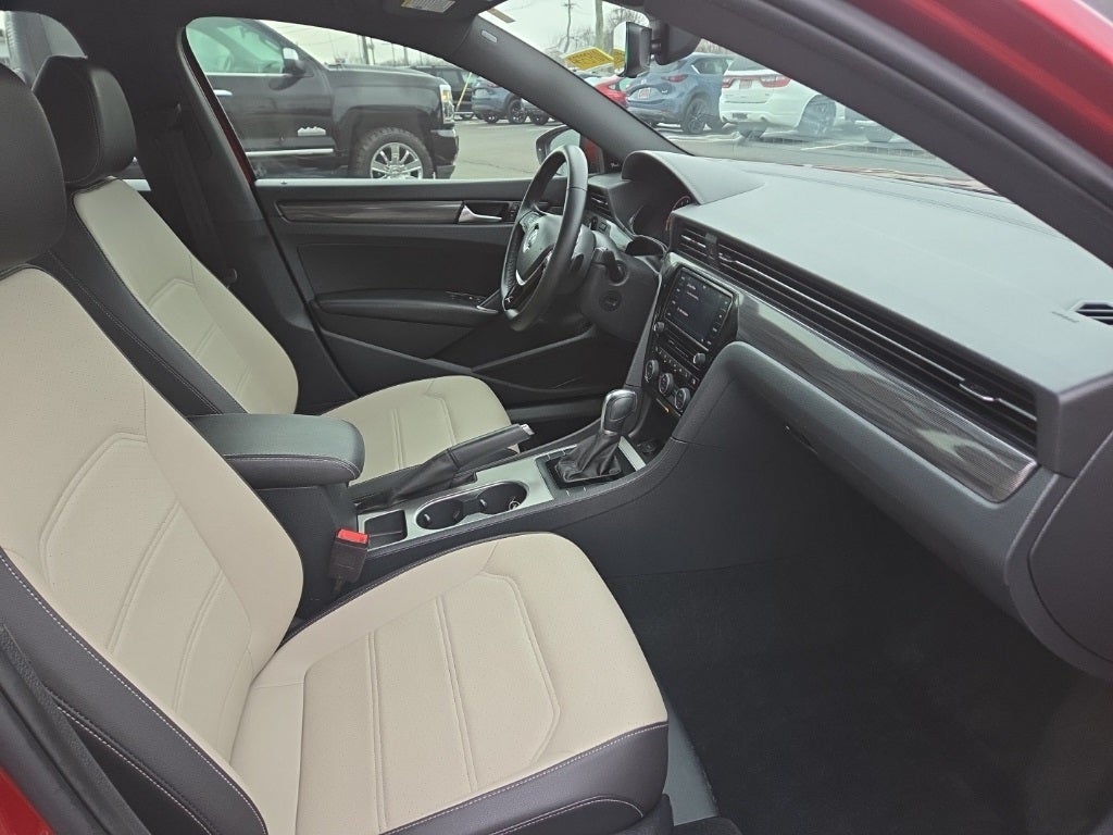 2021 Volkswagen Passat 2.0T R-Line
