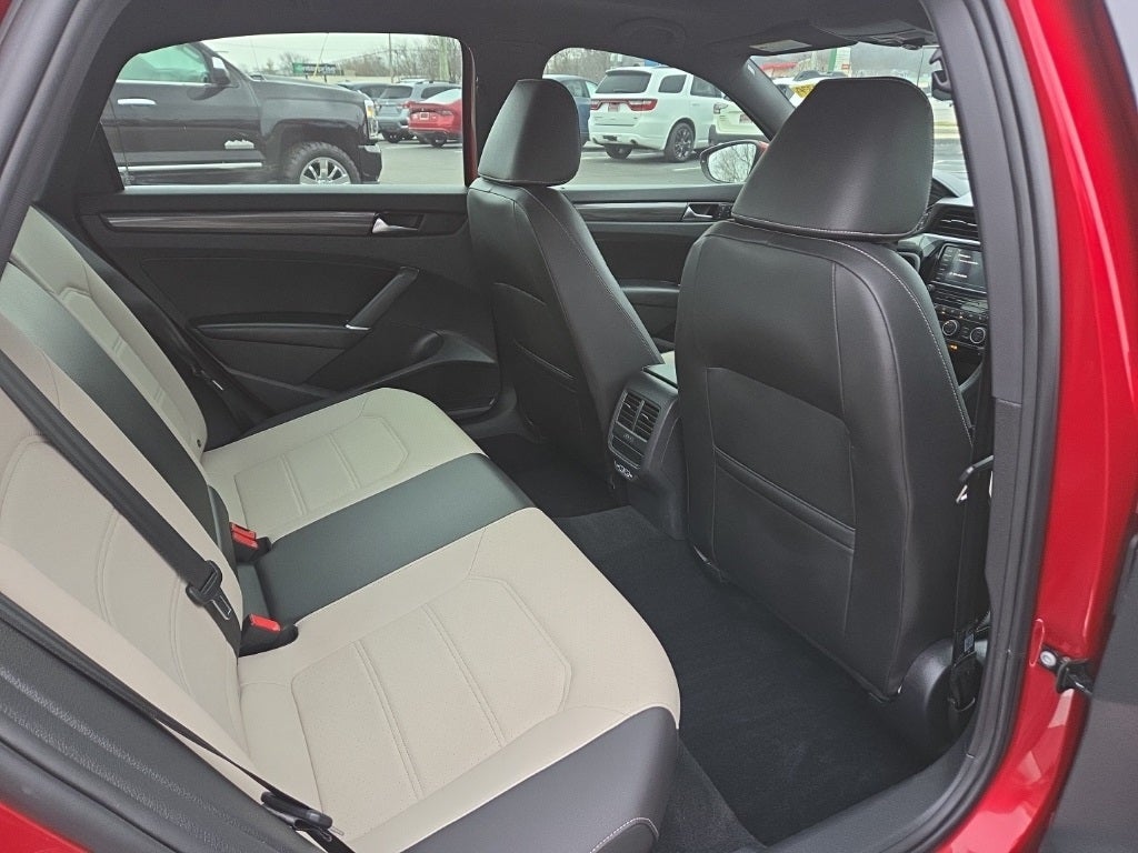 2021 Volkswagen Passat 2.0T R-Line