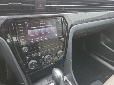 2021 Volkswagen Passat 2.0T R-Line