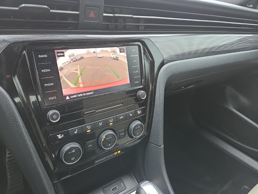 2021 Volkswagen Passat 2.0T R-Line