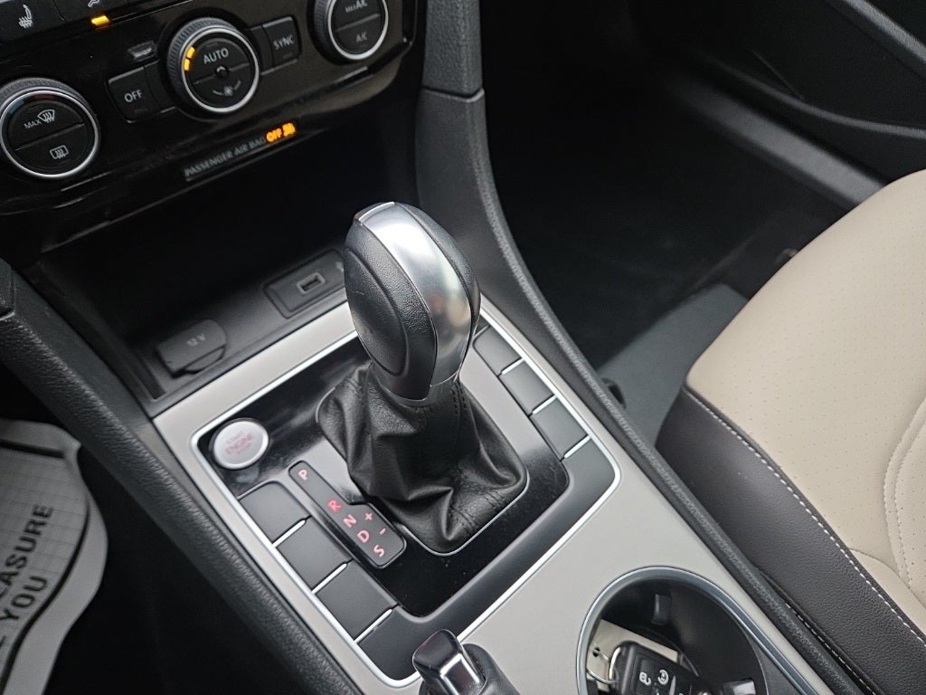 2021 Volkswagen Passat 2.0T R-Line