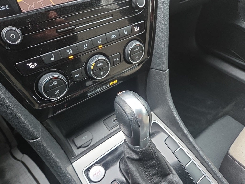 2021 Volkswagen Passat 2.0T R-Line