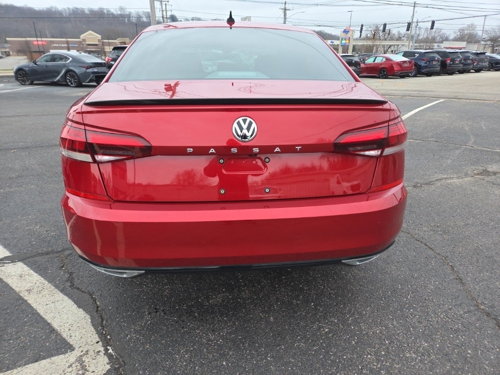 2021 Volkswagen Passat 2.0T R-Line
