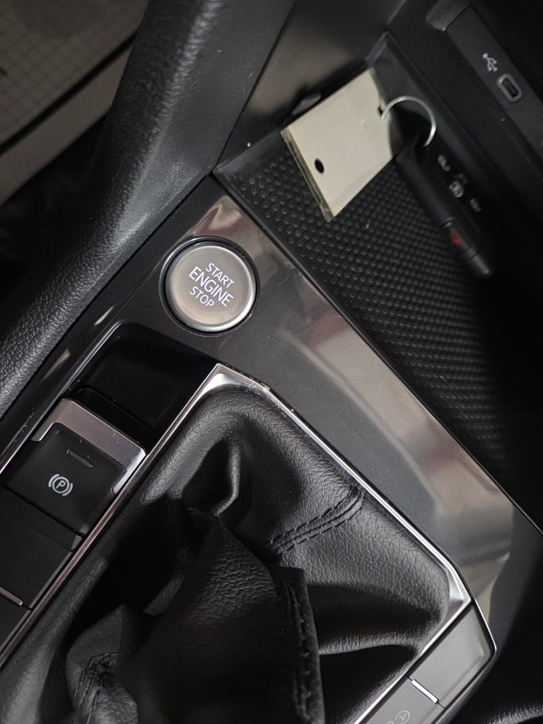 2024 Volkswagen Tiguan 2.0T Wolfsburg Edition