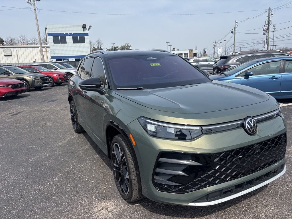 2025 Volkswagen Tiguan 2.0T SEL R-Line