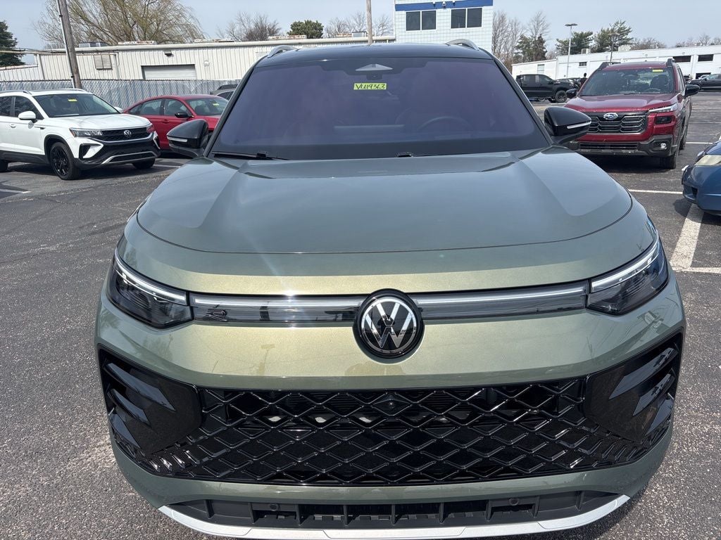 2025 Volkswagen Tiguan 2.0T SEL R-Line