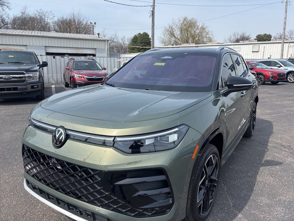 2025 Volkswagen Tiguan 2.0T SEL R-Line