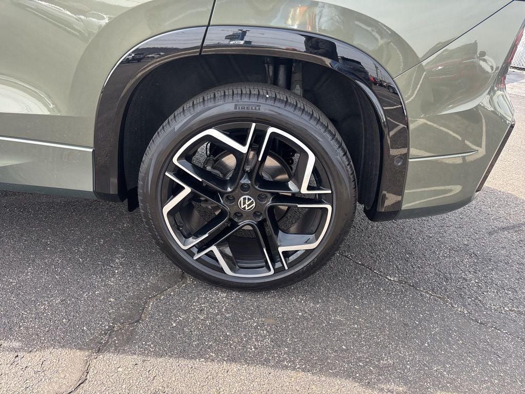 2025 Volkswagen Tiguan 2.0T SEL R-Line