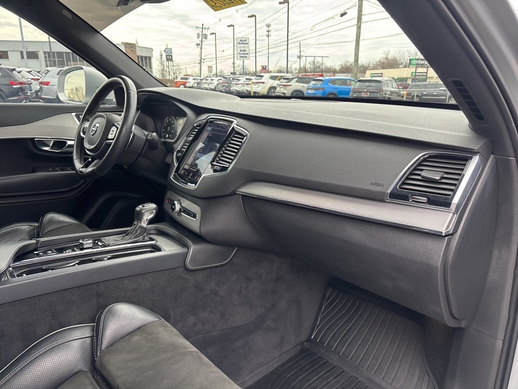 2018 Volvo XC90 T5 R-Design 5P