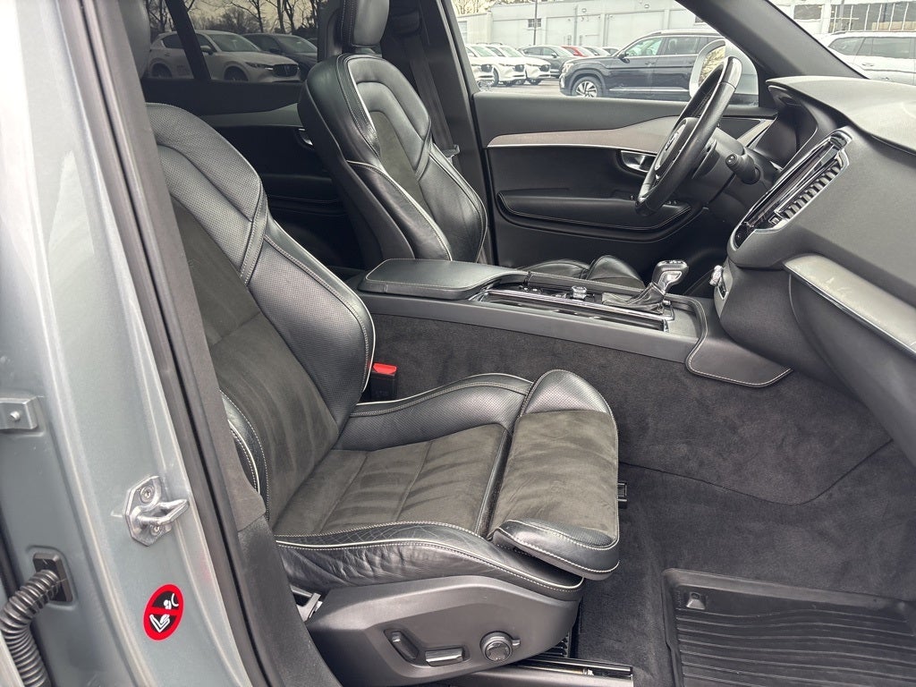 2018 Volvo XC90 T5 R-Design 5P